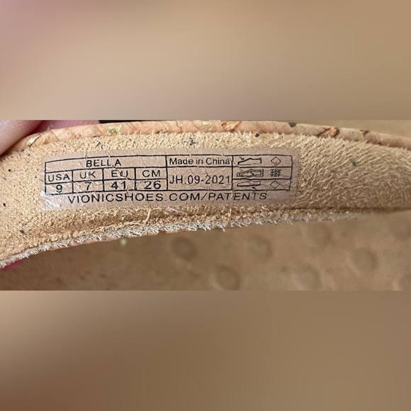 Vionic Bow Thong Sandals - Bella in Gold Cork, women’s; size 9 - Picture 5 of 6